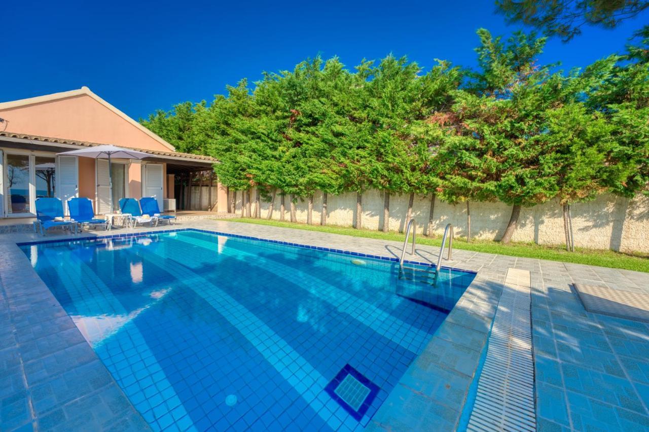 Villa Angela Agios Matthaios  Ngoại thất bức ảnh