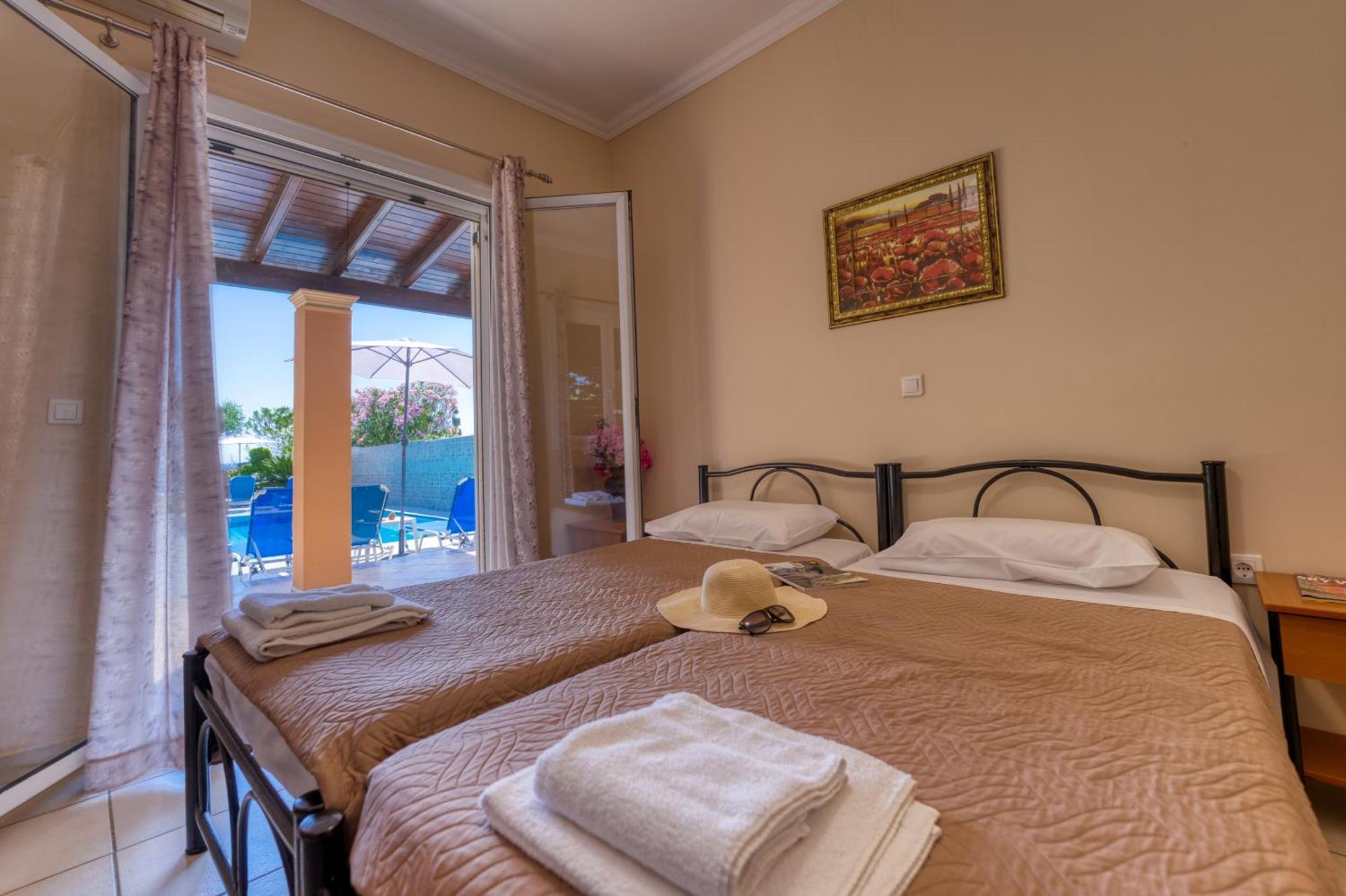 Villa Angela Agios Matthaios  Ngoại thất bức ảnh