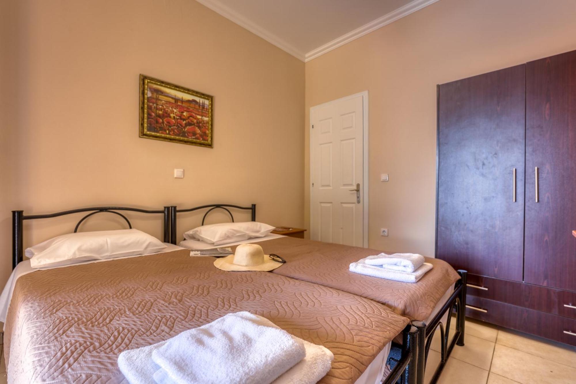 Villa Angela Agios Matthaios  Ngoại thất bức ảnh