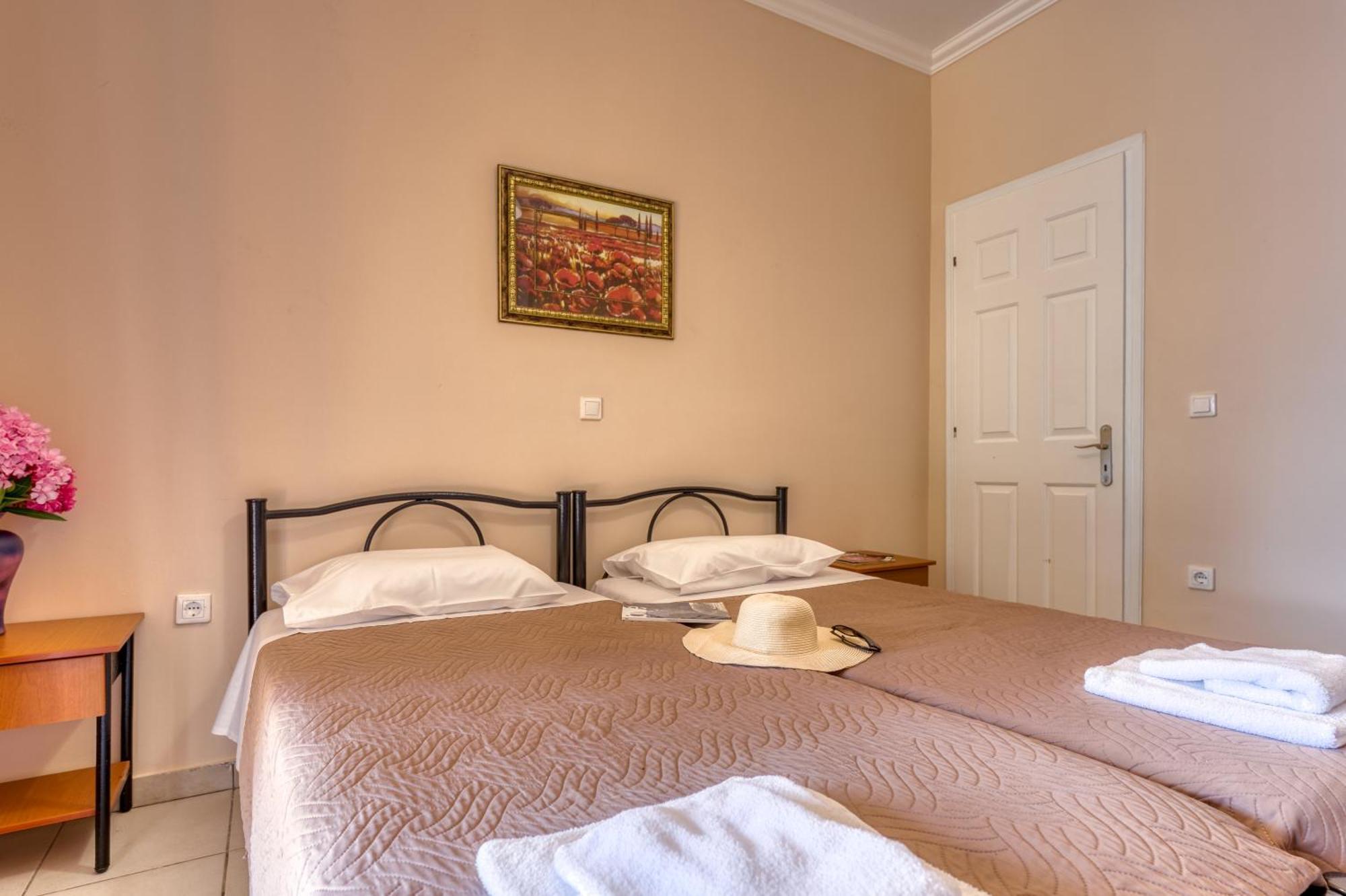 Villa Angela Agios Matthaios  Ngoại thất bức ảnh