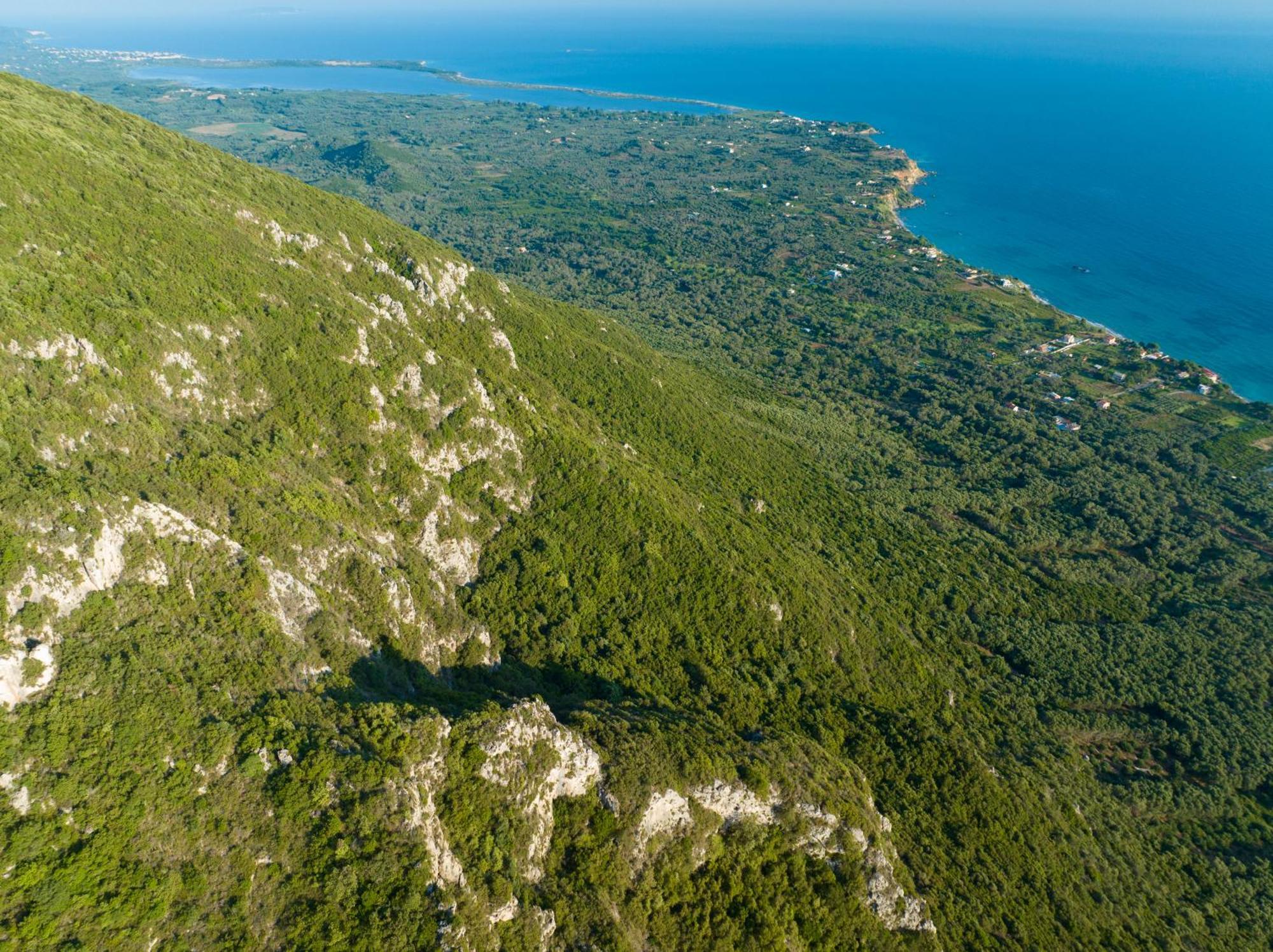 Villa Angela Agios Matthaios  Ngoại thất bức ảnh
