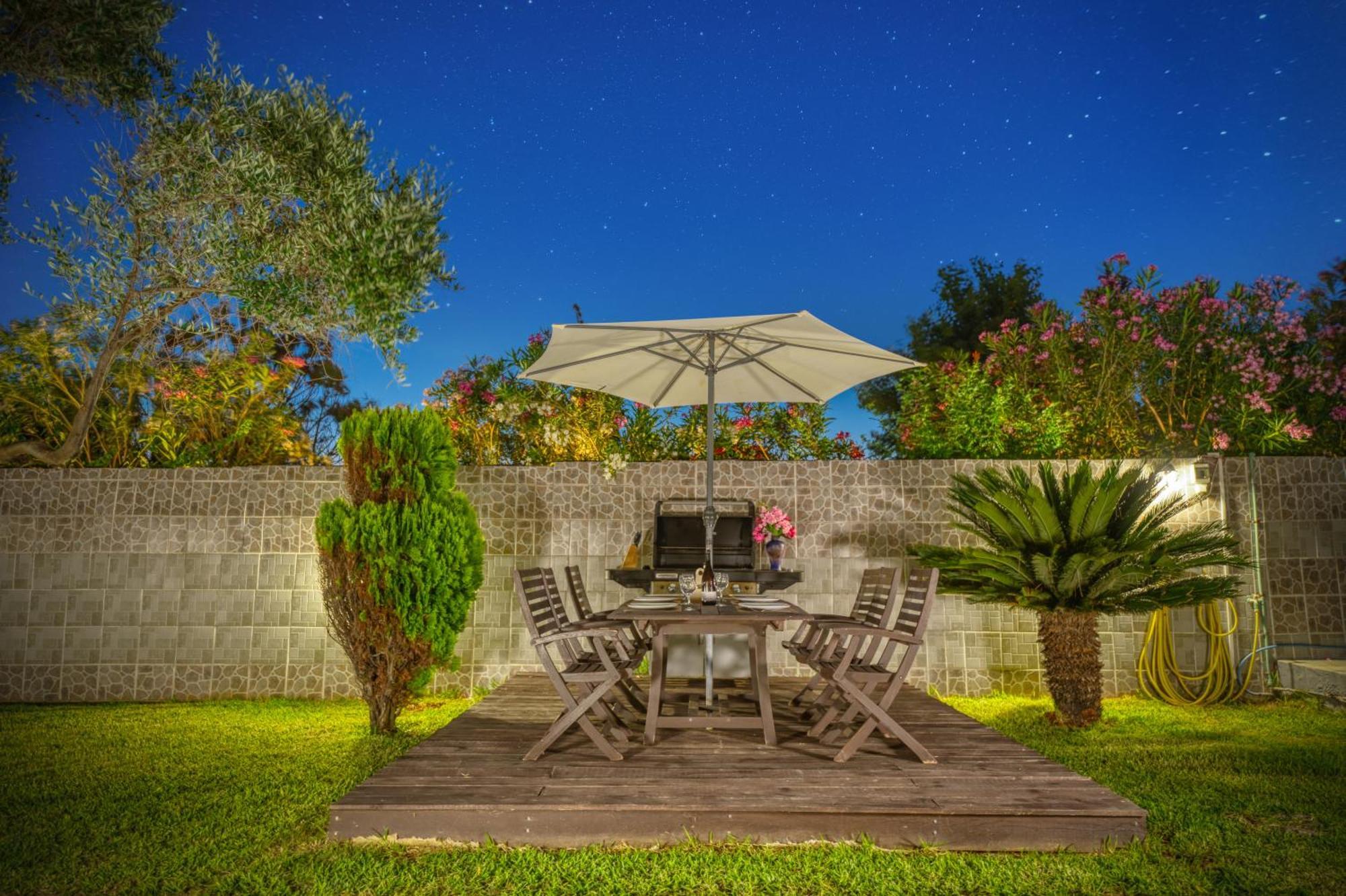 Villa Angela Agios Matthaios  Ngoại thất bức ảnh