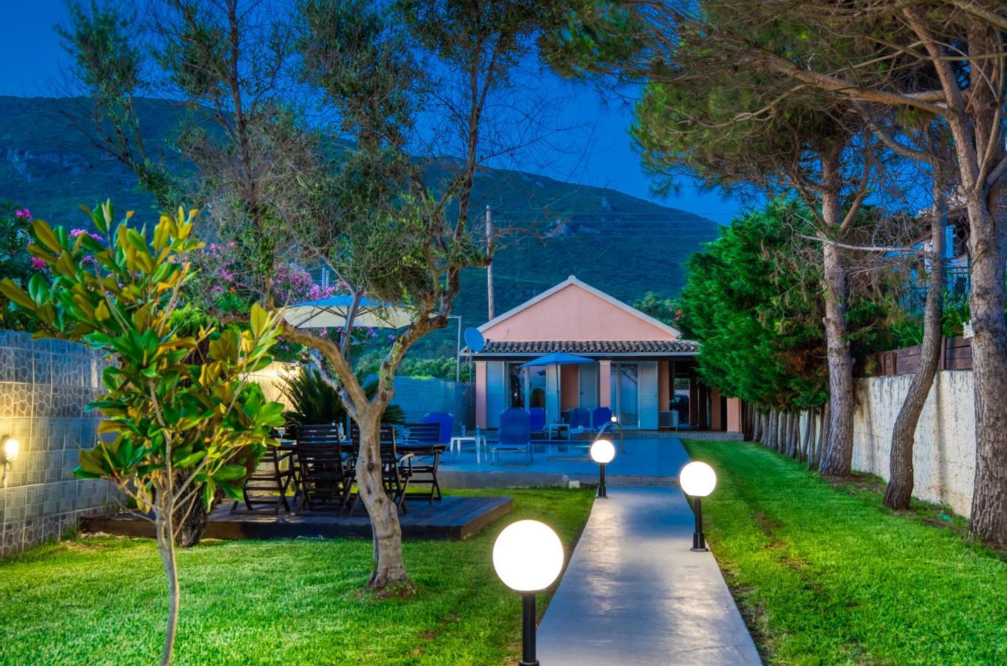 Villa Angela Agios Matthaios  Ngoại thất bức ảnh