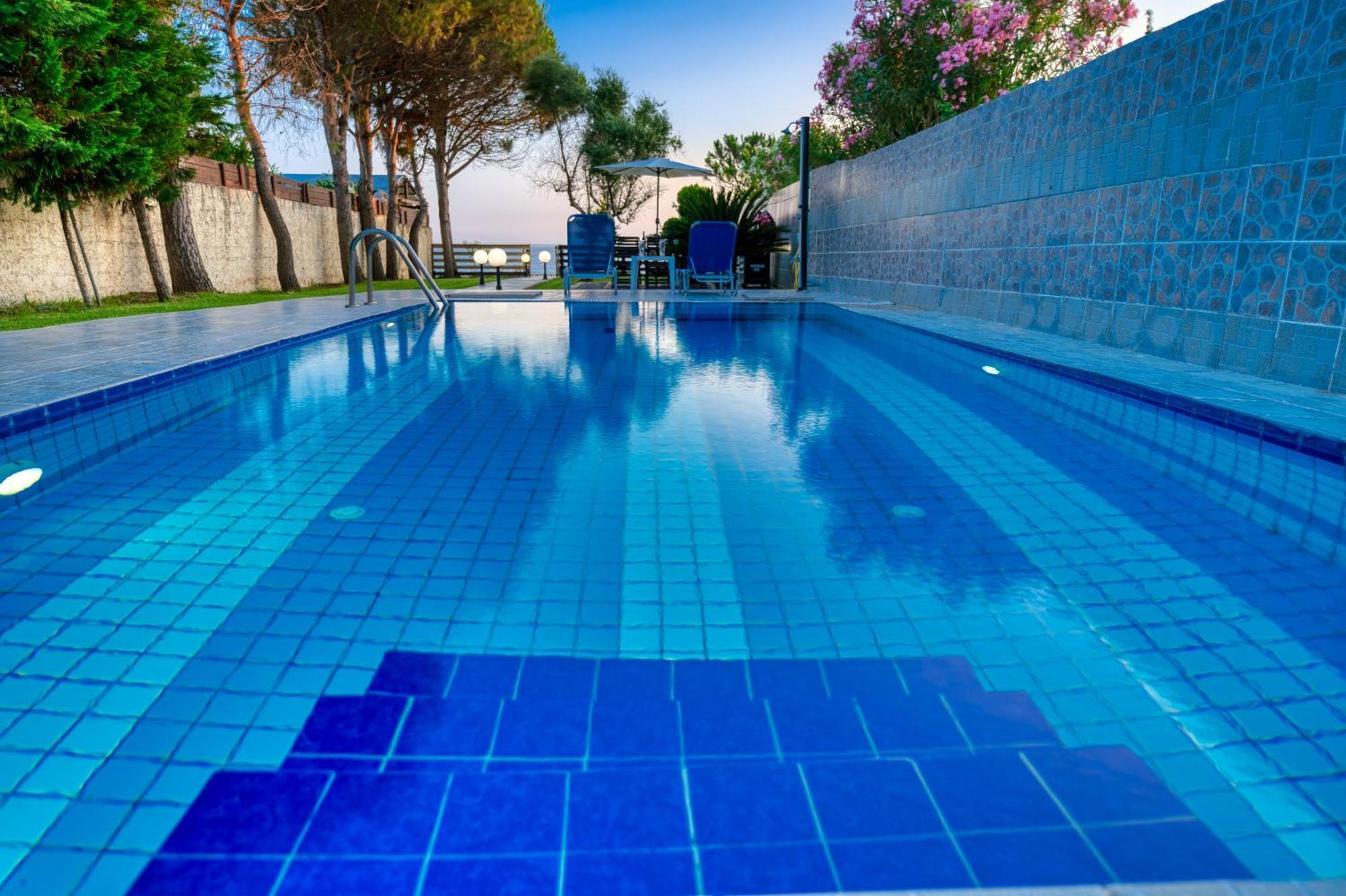 Villa Angela Agios Matthaios  Ngoại thất bức ảnh