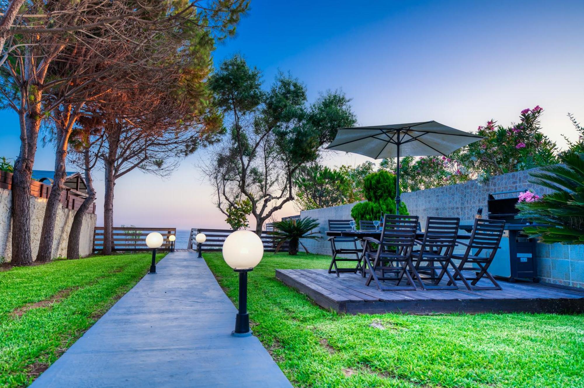 Villa Angela Agios Matthaios  Ngoại thất bức ảnh